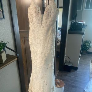 Maggie Sottero Wedding Dress Fitted, Size 10